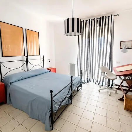 Ugo's Hospitality Δωμάτια σε οικογενειακή κατοικία